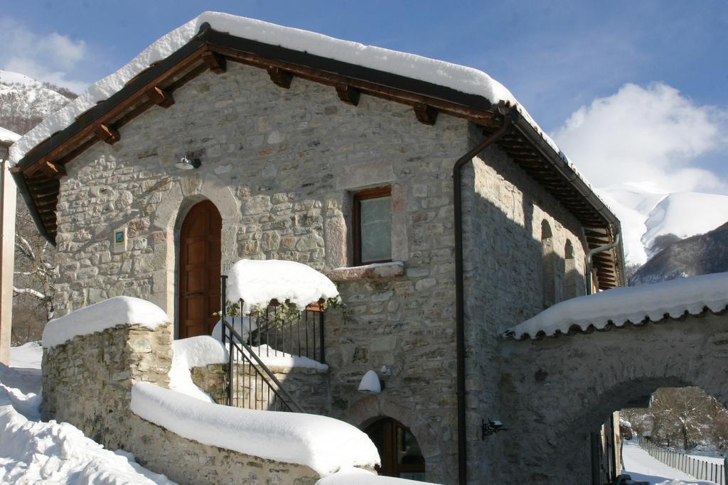 B&B Cascina Dell'Orso Castelsantangelo sul Nera 外观 照片
